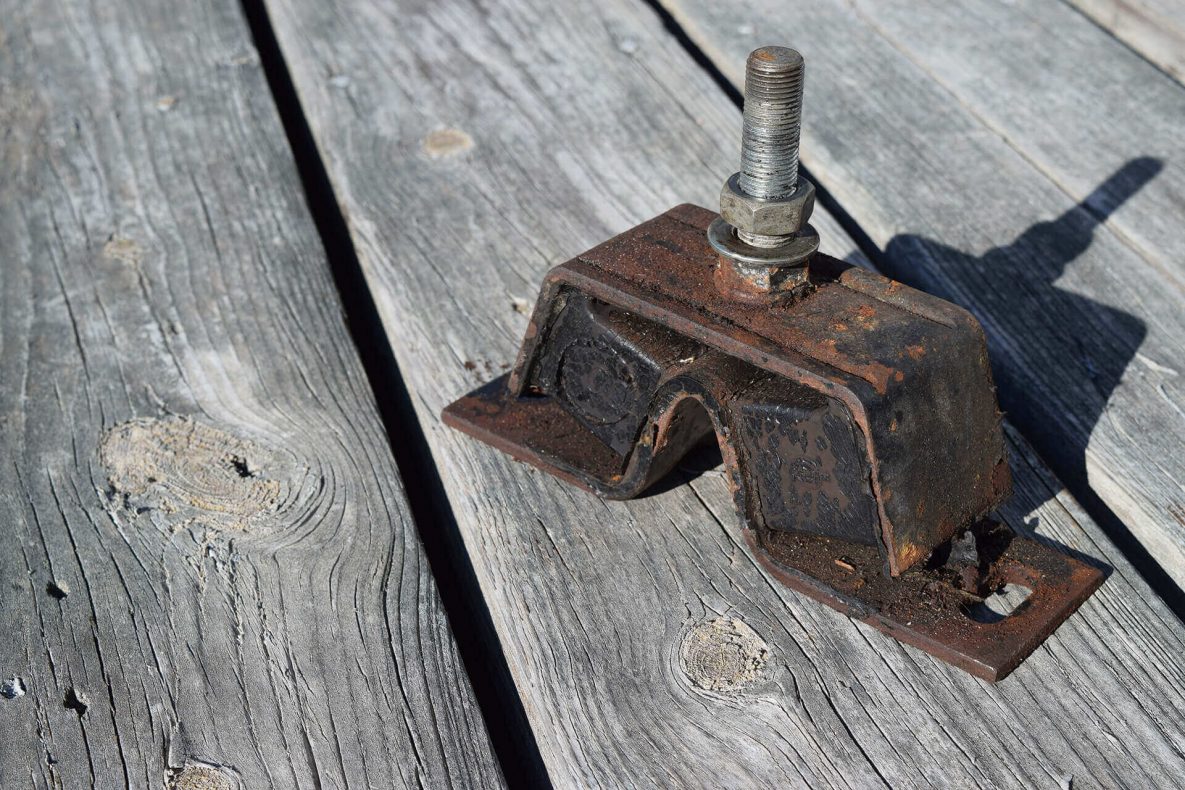 HOW TO DETECT WHEN MARINE ENGINE MOUNTS NEED TO BE REPLACED Ellebogen
